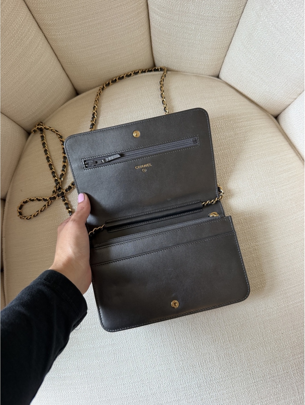 Chanel CC Script Logo Chain Wallet - Picture 5 of 7